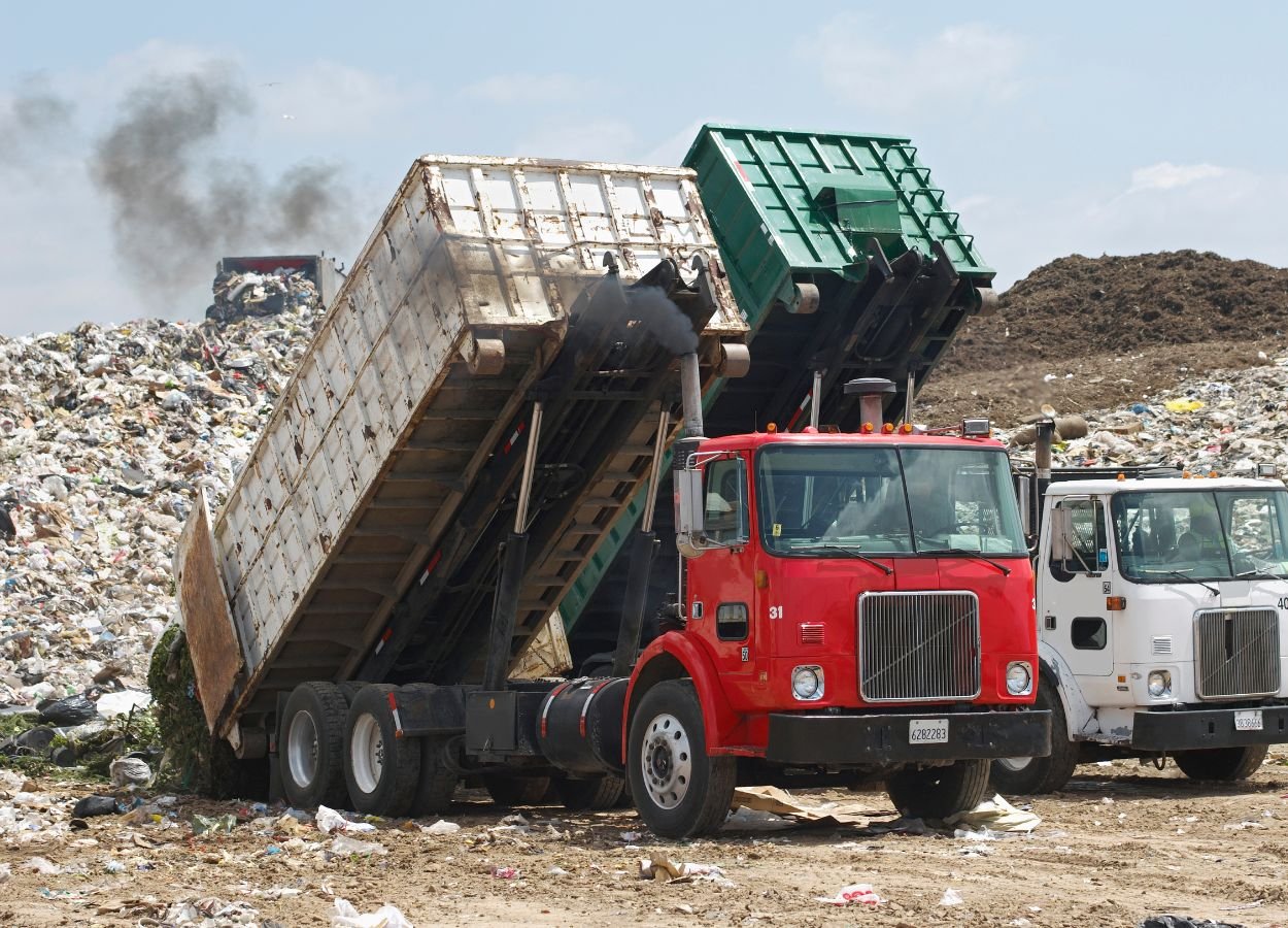 Zulhas Tegaskan TPA Open Dumping Bakal Ditindak, Program Energi Sampah Dipercepat