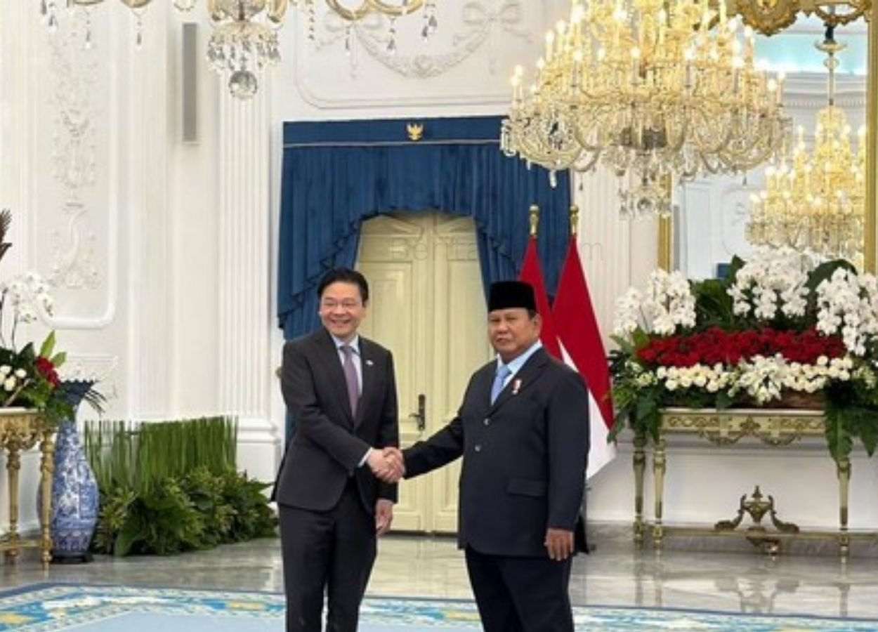PM Singapura Lawrence Wong Tiba di Jakarta, Disambut Menlu Sugiono Jelang Bertemu Prabowo - BeritaLia.com